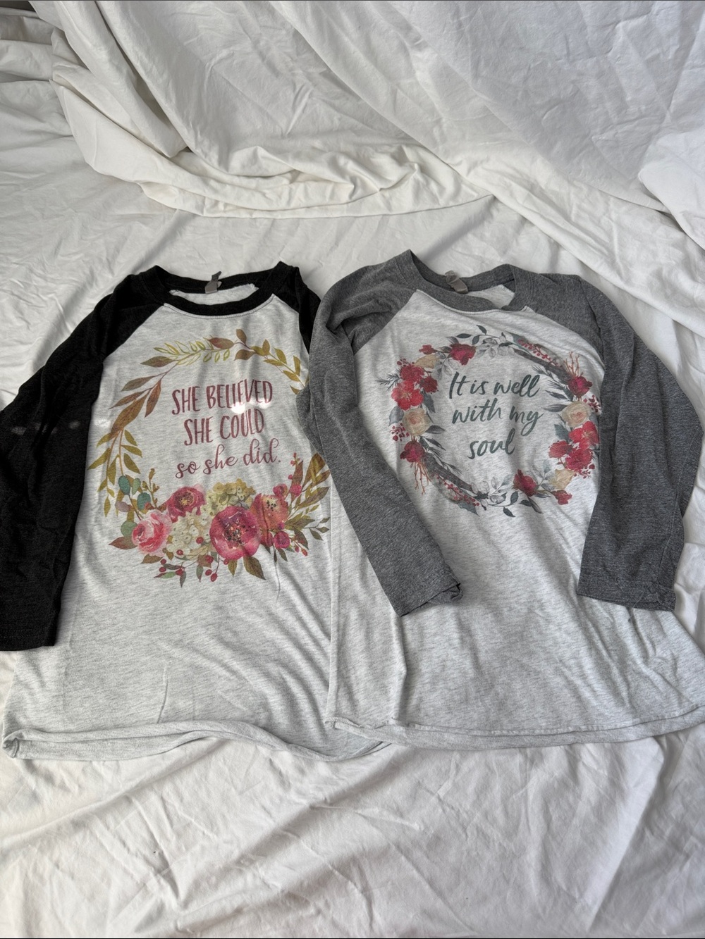 Women’s Floral Raglan Graphic Tee 3/4 sleeve - Light Gray with black/gray
